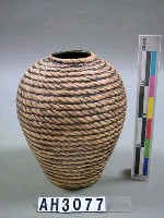 藏品(繩紋花瓶)的圖片